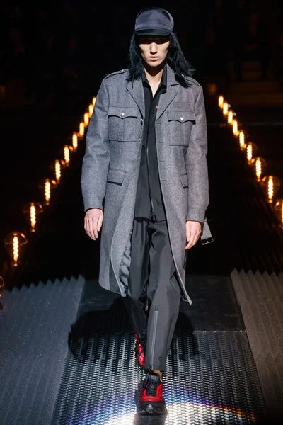 Look 22